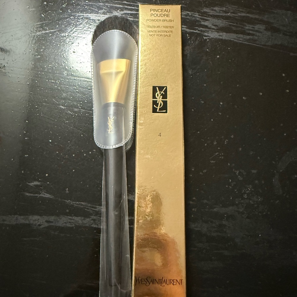 YSL Yves Saint Laurent Powder Brush